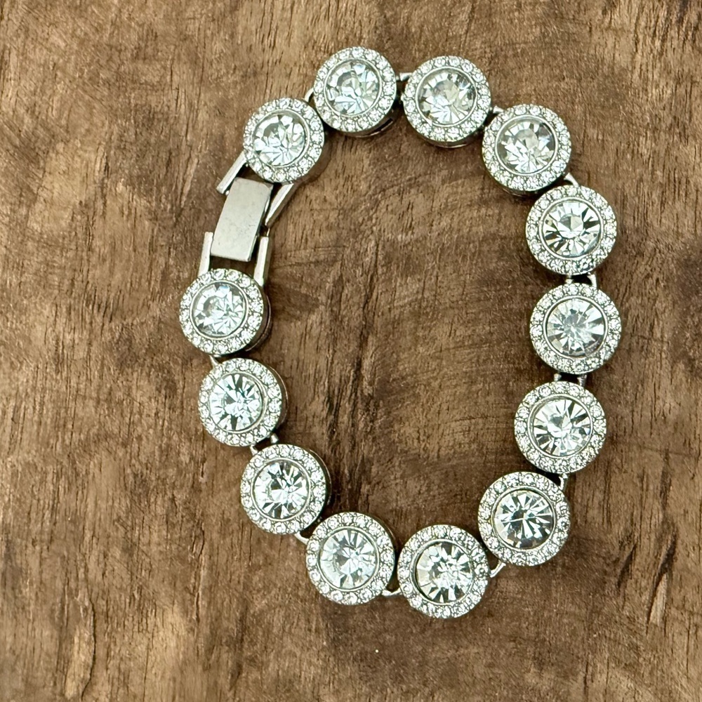 Rhinestone Silver Toned Halo Link Bracelet - Picture 2 of 6